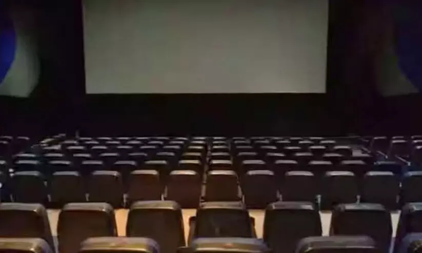 തിയറ്ററിലെ സി.സി.ടി.വി ദൃശ്യങ്ങൾ അശ്ലീല സൈറ്റുകളിൽ: വിറ്റവരുടെയും പണം നൽകി കണ്ടവരുടെയും വിവരം പൊലീസിന്