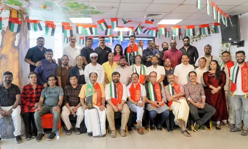 ദേ​ശീ​യ ദി​നം: അ​ക്കാ​ഫ് അ​സോ​സി​യേ​ഷ​ൻ പ​താ​ക ഉ​യ​ർ​ത്തി