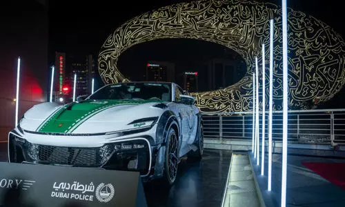 ഫെ​റാ​രി സ്വ​ന്ത​മാ​ക്കി ദു​ബൈ ​പൊ​ലീ​സ്​