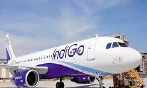 യാ​ത്ര​ക്കാ​രെ വ​ല​ച്ച് ഇ​ൻ​ഡി​ഗോ; കൊ​ച്ചി-​മ​സ്ക​ത്ത് യാ​ത്ര​ക്കാ​ർ കു​ടു​ങ്ങി