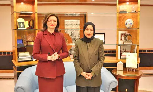 കു​ട്ടി​ക​ളെ കു​ടും​ബ​ങ്ങ​ളു​മാ​യി ഒ​ന്നി​പ്പി​ക്കാ​ൻ ശ്ര​മം