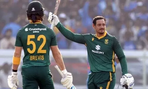 ഡികോക്കിന് സെഞ്ച്വറി, കുൽദീപിനും പ്രസിദ്ധിനും നാല് വിക്കറ്റ്; പ്രോട്ടീസ് 270ന് പുറത്ത്