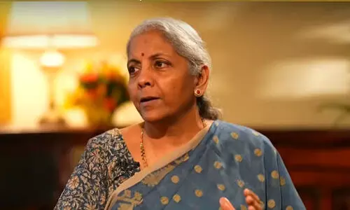 സൗജന്യപദ്ധതികൾ സംസ്ഥാനങ്ങ​ളെ കടബാധ്യതയിൽ കുരുക്കുന്നു; ആശങ്കാജനകമെന്ന് കേന്ദ്ര ധനമന്ത്രി