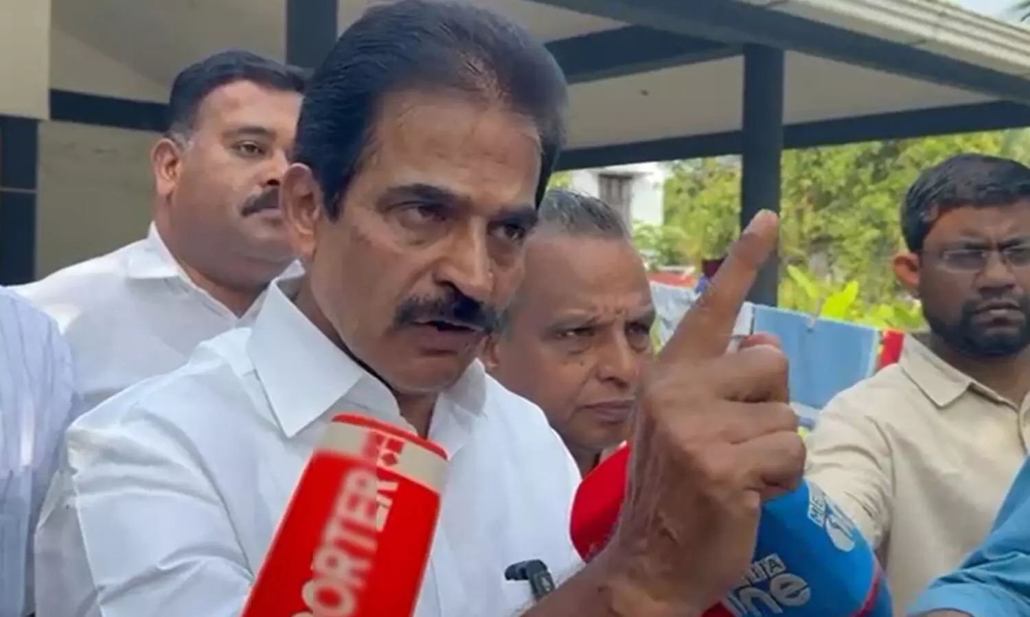 സംവാദത്തിന് സമയം കുറിച്ചോളൂ എന്ന് മുഖ്യമന്ത്രിയോട് കെ.സി വേണുഗോപാല്‍: ‘ഡീലുകള്‍ക്ക് കേന്ദ്രമന്ത്രിമാരെ സ്വകാര്യമായി യുഡിഎഫ് എംപിമാര്‍ സന്ദര്‍ശിക്കാറില്ല’