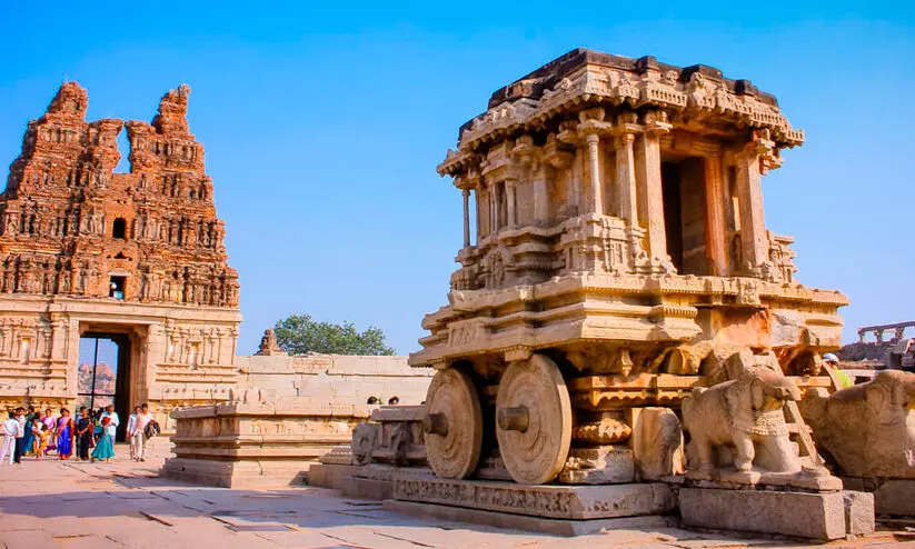 ഹംപിയിൽ നിന്നും കർണാടകയിൽ നിന്നും വിദേശ ടൂറിസ്റ്റുകൾ അകലുന്നു; മൈസൂറിലും ഉടുപ്പിയിലും യാത്രികർ കുറഞ്ഞു ഹംപിയിൽ നിന്നും കർണാടകയിൽ നിന്നും വിദേശ ടൂറിസ്റ്റുകൾ അകലുന്നു; മൈസൂറിലും ഉടുപ്പിയിലും യാത്രികർ കുറഞ്ഞു