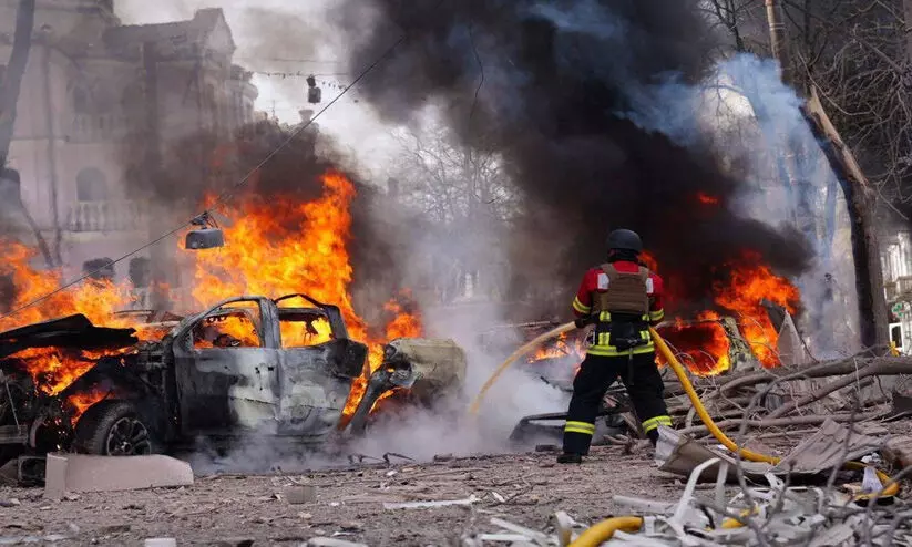 യു.എസിൽ സമാധാന ചർച്ചകൾ അവസാനിച്ചതിനു പിന്നാലെ യുക്രെയ്ൻ നഗരത്തിനുമേൽ വൻ റഷ്യൻ ആക്രമണം യു.എസിൽ സമാധാന ചർച്ചകൾ അവസാനിച്ചതിനു പിന്നാലെ യുക്രെയ്ൻ നഗരത്തിനുമേൽ വൻ റഷ്യൻ ആക്രമണം