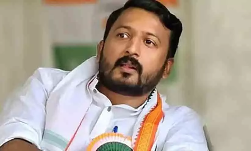 അന്വേഷണ വിവരങ്ങൾ ചോരുന്നുവെന്ന് നിഗമനം; രാഹുലിനെ പിടികൂടാൻ പുതിയ സംഘം അന്വേഷണ വിവരങ്ങൾ ചോരുന്നുവെന്ന് നിഗമനം; രാഹുലിനെ പിടികൂടാൻ പുതിയ സംഘം