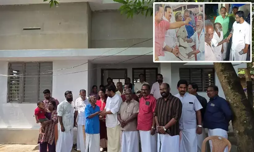 സുരേഷ് ഗോപി അപമാനിച്ച കൊച്ചുവേലായുധന് സി.പി.എം നിർമിക്കുന്ന വീടിന്റെ പണി അവസാനഘട്ടത്തിൽ സുരേഷ് ഗോപി അപമാനിച്ച കൊച്ചുവേലായുധന് സി.പി.എം നിർമിക്കുന്ന വീടിന്റെ പണി അവസാനഘട്ടത്തിൽ