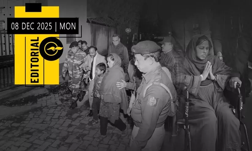 പൗരരെ പുറത്താക്കുന്നത് ശിക്ഷാർഹമല്ലേ? പൗരരെ പുറത്താക്കുന്നത് ശിക്ഷാർഹമല്ലേ?