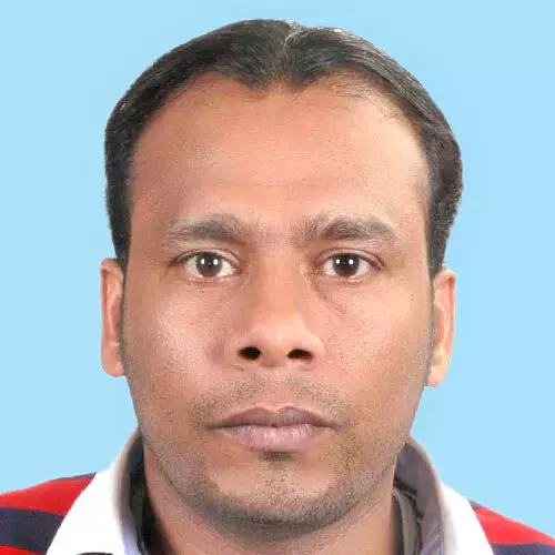 ഓ​ട്ടോ​റി​ക്ഷ​ക്ക് പി​ന്നി​ൽ കാ​ർ ഇ​ടി​ച്ച് ഡ്രൈ​വ​ർ മ​രി​ച്ചു