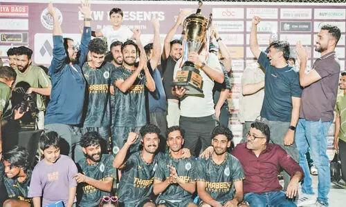 ചെ​റു​കു​ന്ന് ഫെ​സ്റ്റ്; ഫു​ട്​​ബാ​ളി​ൽ ടേ​സ്റ്റി നെ​ല്ലി​ക്ക കാ​ന്താ​രി ജേ​താ​ക്ക​ൾ