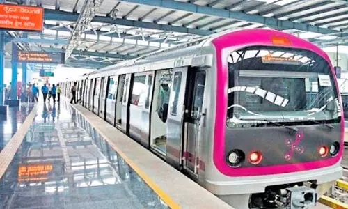 മെട്രോയുടെ നീല ലൈൻ നിശ്ചിത സമയത്തിനകം പൂർത്തിയാക്കണം; മുന്നറിയിപ്പുമായി ഉപമുഖ്യമന്ത്രി ഡി.കെ. ശിവകുമാർ