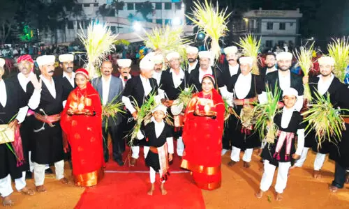 വർണാഭ ചടങ്ങുകളോടെ വിളവെടുപ്പ് ഉത്സവം