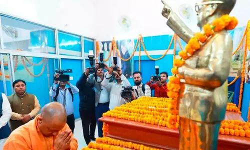 രാഷ്ട്രീയ പാർട്ടികളുടെ പ്രീതിപ്പെടുത്തൽ അംബേദ്കറുടെ ആശയങ്ങൾക്ക് വിരുദ്ധം-യോഗി ആദിത്യനാഥ്; അംബേദ്കറുടെ പ്രതിമകൾ വേലികൾ നിർമിച്ച് സംരക്ഷിക്കും