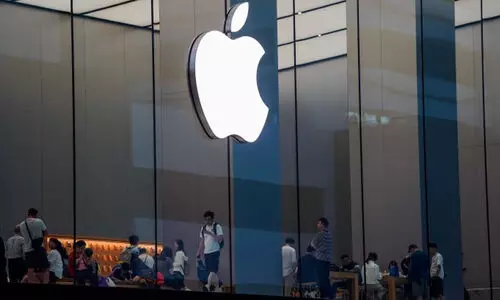 എ.ഐ പുലികൾ രാജിവെച്ചു; ഐഫോൺ ഡിസൈനറെ പാട്ടിലാക്കി മെറ്റ; ആപ്പിൾ വൻ പ്രതിസന്ധിയിൽ