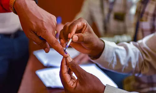 വോട്ടുറപ്പിക്കാൻ യു.ഡി.എഫ്; പൊളിക്കാൻ എൽ.ഡി.എഫും