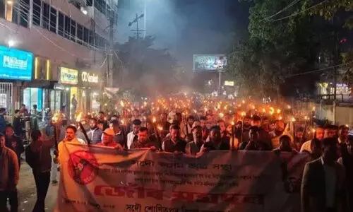 തേസ്പൂര്‍ സര്‍വകലാശാല വി.സിക്കെതിരെ പ്രതിഷേധവുമായി വിദ്യാർഥികൾ; കാമ്പസിലെത്തിയ കേന്ദ്ര സംഘത്തെ തടഞ്ഞു