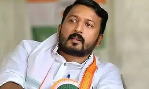 അന്വേഷണ വിവരങ്ങൾ ചോരുന്നുവെന്ന് നിഗമനം; രാഹുലിനെ പിടികൂടാൻ പുതിയ സംഘം അന്വേഷണ വിവരങ്ങൾ ചോരുന്നുവെന്ന് നിഗമനം; രാഹുലിനെ പിടികൂടാൻ പുതിയ സംഘം