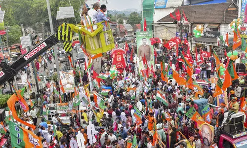 തിരുവനന്തപുരത്ത് ഇഞ്ചോടിഞ്ച്