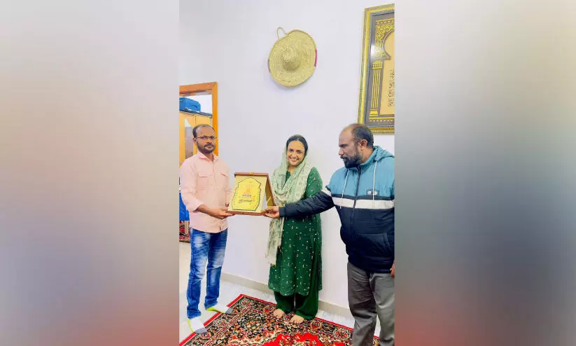 ലാലാ ഷിഫാസിനെ തിരുവനന്തപുരം കൂട്ടായ്മ ആദരിച്ചു ലാലാ ഷിഫാസിനെ തിരുവനന്തപുരം കൂട്ടായ്മ ആദരിച്ചു