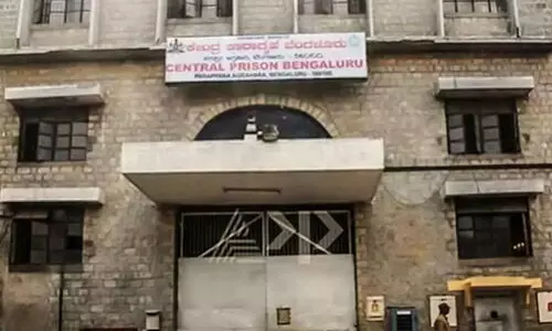 ബം​ഗ​ളൂ​രു സെ​ൻ​ട്ര​ൽ ജ​യി​ലി​ലേ​ക്ക് മ​യ​ക്കു​മ​രു​ന്ന്: വാ​ർ​ഡ​ൻ അ​റ​സ്റ്റി​ൽ