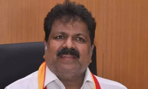 ആ​ദ്യ ക​ട​ൽ ആം​ബു​ല​ൻ​സ് മേ​യി​ൽ പു​റ​ത്തി​റ​ക്കും -മ​ന്ത്രി വൈ​ദ്യ