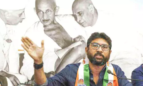 ‘മന്ത്രിമാർക്കും നൂറിലേറെ ഐ.പി.എസ് ഉദ്യോഗസ്ഥർക്കും വൻ ലഹരി റാക്കറ്റുമായി ഗാഢ ബന്ധം’; ഗുജറാത്തിൽ പുതിയ രാഷ്ട്രീയ കൊടുങ്കാറ്റിന് തിരികൊളുത്തി ജിഗ്നേഷ് മേവാനി