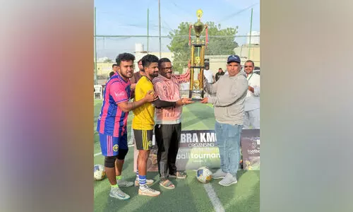 ഇ​ബ്ര കെ.​എം.​സി.​സി ഫു​ട്ബാ​ൾ: കു​മി​ൻ മ​ഞ്ഞ​പ്പ​ട ജേ​താ​ക്ക​ൾ