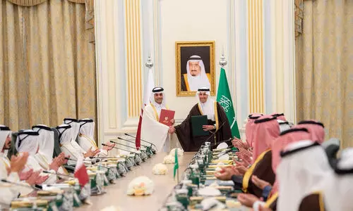 സൗദിക്കും ഖത്തറിനുമിടയിൽ തീവണ്ടി പാത, കരാറൊപ്പിട്ടു