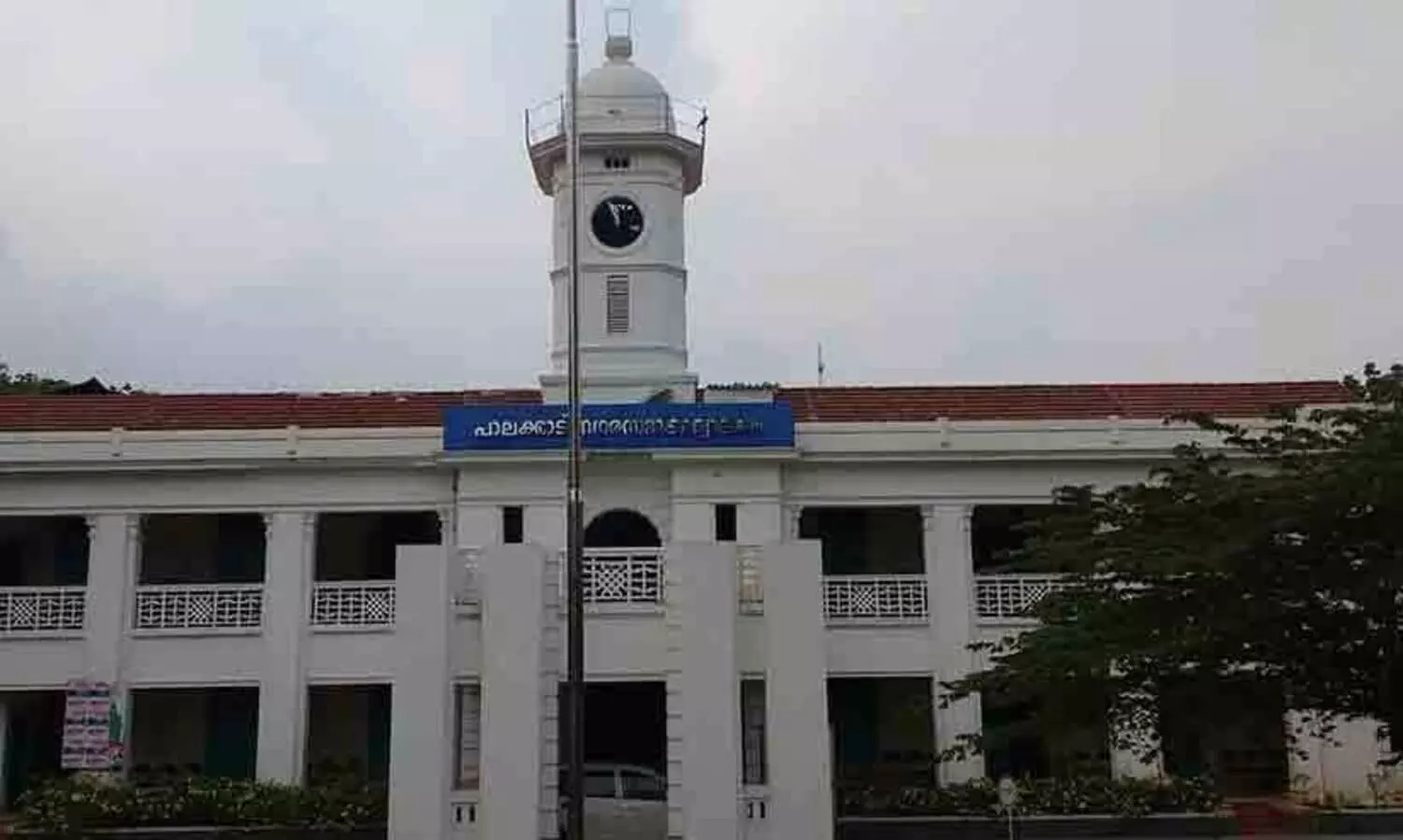 അങ്കം അവസാന ലാപ്പിൽ; നഗരസഭകളിൽ കനത്ത പോരാട്ടം