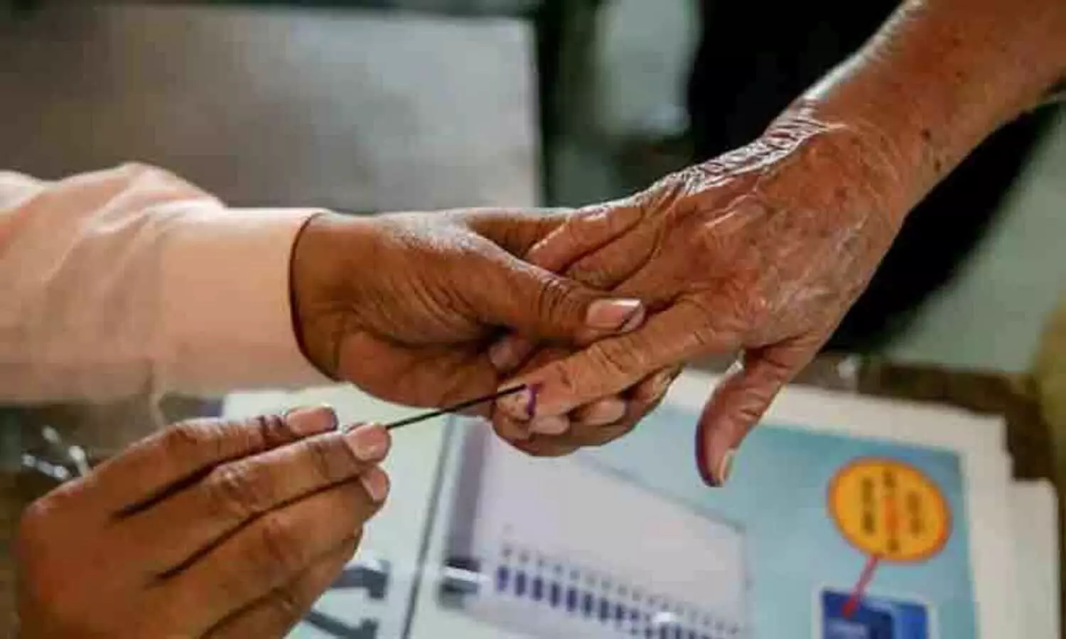 2020ൽ 69.72 ശതമാനം; പോളിങ് ഉയരുമെന്ന പ്രതീക്ഷയിൽ മുന്നണികൾ