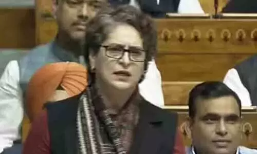 വിവാദത്തിന് തിരിയിട്ട് വന്ദേമാതരം ചർച്ച; മോദിയുടെ ആക്രമണത്തിന് പ്രിയങ്കയുടെ പ്രത്യാക്രമണം വിവാദത്തിന് തിരിയിട്ട് വന്ദേമാതരം ചർച്ച; മോദിയുടെ ആക്രമണത്തിന് പ്രിയങ്കയുടെ പ്രത്യാക്രമണം