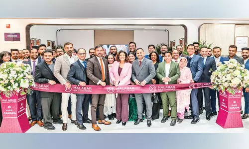 മ​ല​ബാ​ർ ഗോ​ൾ​ഡ്​ യു.​എ​സി​ലും കാ​ന​ഡ​യി​ലും പു​തി​യ ഷോ​റൂ​മു​ക​ൾ തു​റ​ന്നു