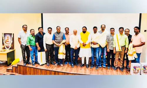 വെ​​ള്ളാ​​പ്പ​​ള്ളി​ ​ന​​ടേ​​ശ​​ന് ​​ഐ​​ക്യ​​ദാ​​ർ​​ഢ്യം