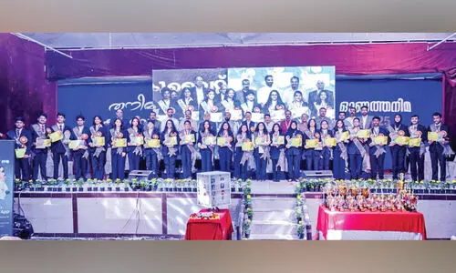 ത​നി​മ കു​വൈ​ത്ത് എ.​പി.​ജെ. അ​ബ്ദു​ൽ ക​ലാം പേ​ൾ ഓ​ഫ് സ്കൂ​ൾ അ​വാ​ർ​ഡ് കൈ​മാ​റി