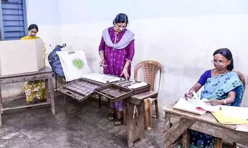 808 പോളിങ് സ്റ്റേഷനുകൾ നിയന്ത്രിക്കുന്നത് വനിതകൾ