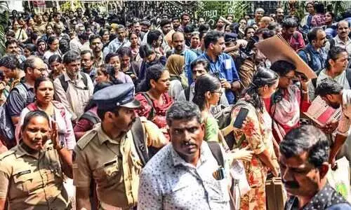 വരൂ, നമുക്കിന്ന്​ വോട്ട്​ ചെയ്യാം... ജി​ല്ല​യി​ൽ ജ​ന​വി​ധി തേ​ടു​ന്ന​ത് 7374 സ്ഥാനാർഥികൾ