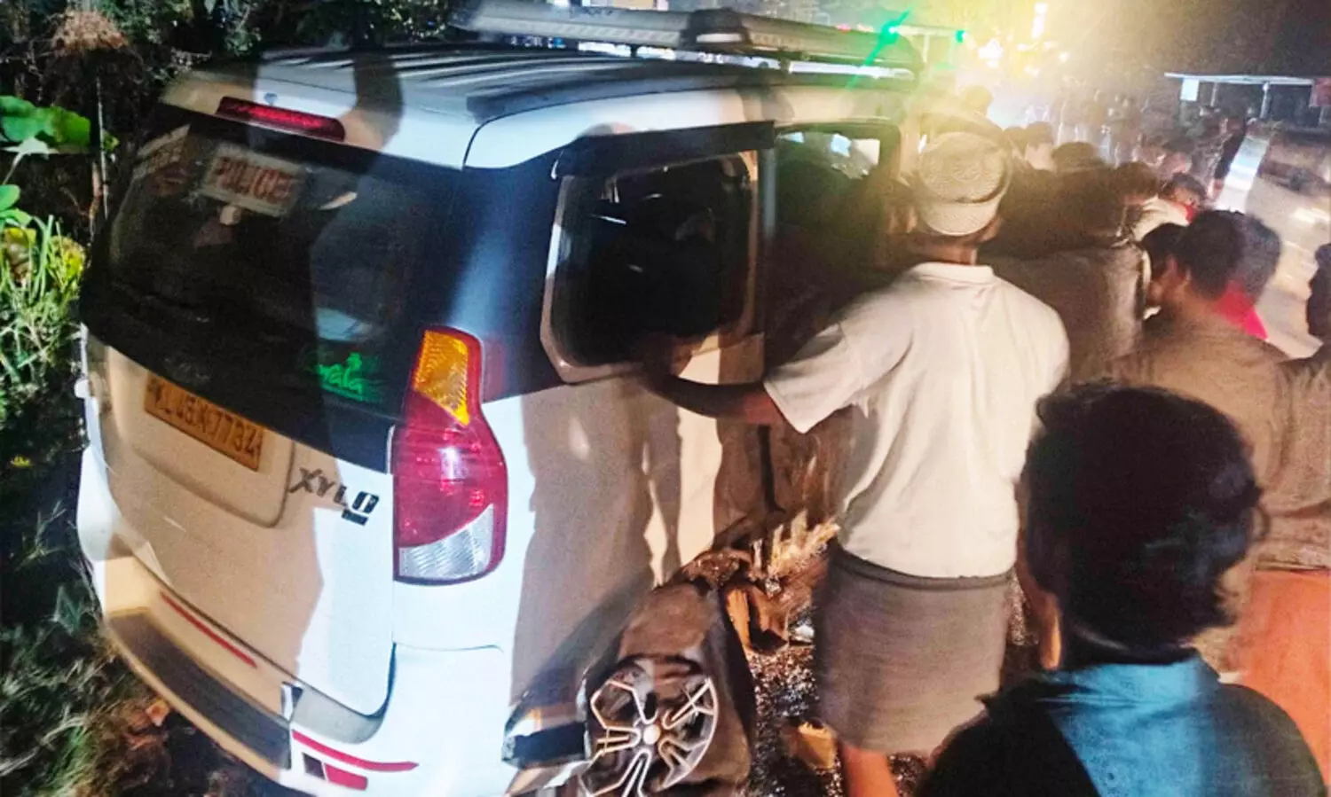 തെരഞ്ഞെടുപ്പ് ഡ്യൂട്ടിക്കെത്തിയ പൊലീസ് വാഹനം അപകടത്തിൽപ്പെട്ടു