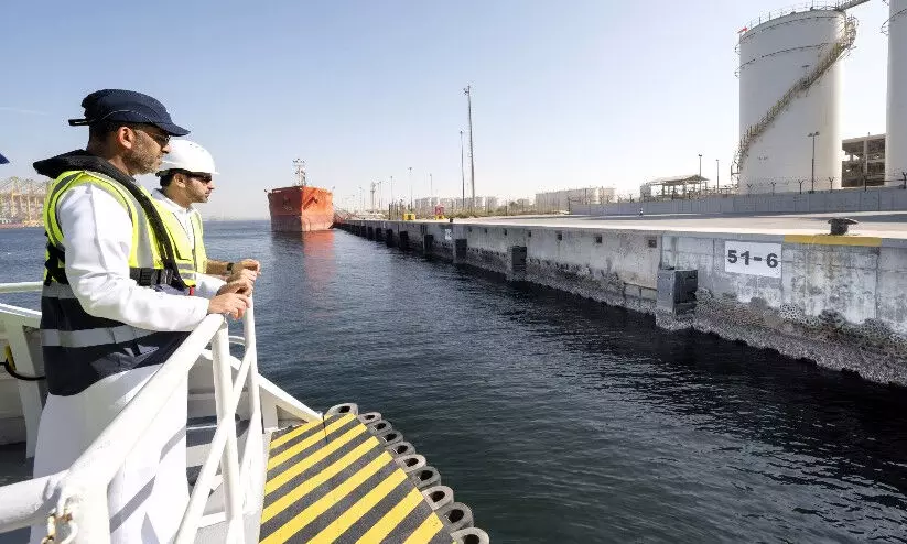 ജബൽ അലി തുറമുഖത്തെ കടൽഭിത്തികളിൽ 1000 കൃത്രിമ പവിഴപ്പുറ്റുകൾ ജബൽ അലി തുറമുഖത്തെ കടൽഭിത്തികളിൽ 1000 കൃത്രിമ പവിഴപ്പുറ്റുകൾ