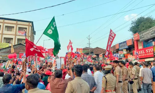 ആവേശക്കലാശം; ഇനി നിശ്ശബ്ദപ്പോര് ആവേശക്കലാശം; ഇനി നിശ്ശബ്ദപ്പോര്