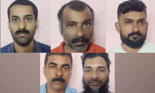 ലോ​റി​യി​ൽ​നി​ന്ന് 80 ചാ​ക്ക് കാ​പ്പി​ക്കു​രു മോ​ഷ്ടി​ച്ചു; അ​ഞ്ചു​പേ​ർ അ​റ​സ്റ്റി​ൽ