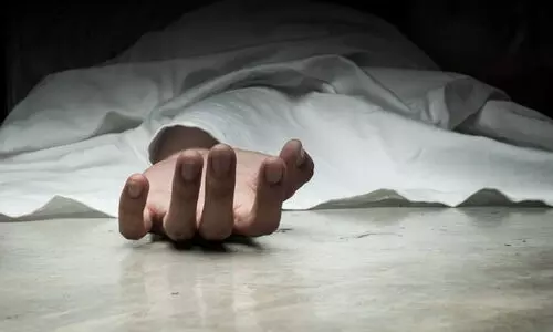 മ​ദ്യ​ത്തി​ന് പ​ണ​ത്തെ​ച്ചൊ​ല്ലി ത​ർ​ക്കം; യു​വാ​വ് കു​ത്തേ​റ്റ് മ​രി​ച്ചു