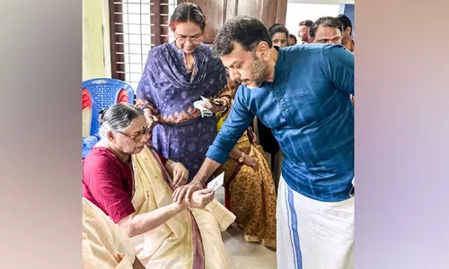 വി.എസ്​ ഇല്ലാത്ത ആദ്യ തെരഞ്ഞെടുപ്പ്​: ​ വോട്ട്​ ​രേഖപ്പെടുത്തി കുടുംബം