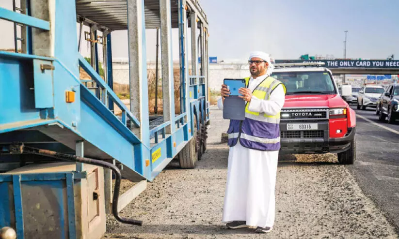 ട്രക്കുകളുടെ അനധികൃത പാർക്കിങ്; വിപുലമായ കാമ്പയിനുമായി ആർ.ടി.എ ട്രക്കുകളുടെ അനധികൃത പാർക്കിങ്; വിപുലമായ കാമ്പയിനുമായി ആർ.ടി.എ