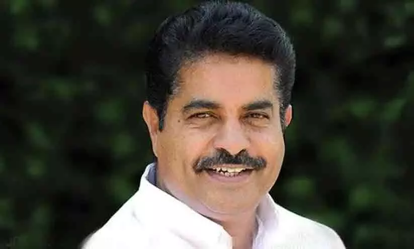 രാഹുലിൽ പഠിച്ചില്ല, ദിലീപിൽ ‘സീനായി’; ഒറ്റപ്പെട്ട് അടൂർ പ്രകാശ് രാഹുലിൽ പഠിച്ചില്ല, ദിലീപിൽ ‘സീനായി’; ഒറ്റപ്പെട്ട് അടൂർ പ്രകാശ്