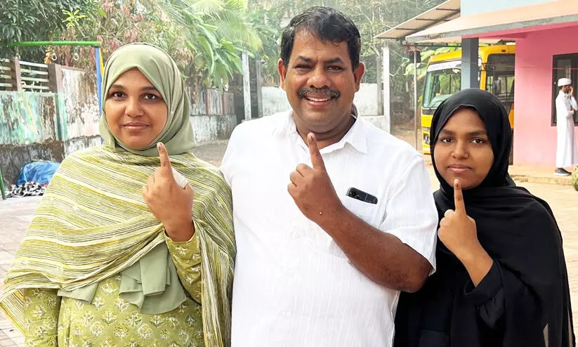 വിദ്വേഷ പ്രചരണങ്ങൾക്കും ജനവിരുദ്ധ ഭരണത്തിനുമെതിരായ ജനവിധിയുണ്ടാകും -റസാഖ് പാലേരി വിദ്വേഷ പ്രചരണങ്ങൾക്കും ജനവിരുദ്ധ ഭരണത്തിനുമെതിരായ ജനവിധിയുണ്ടാകും -റസാഖ് പാലേരി