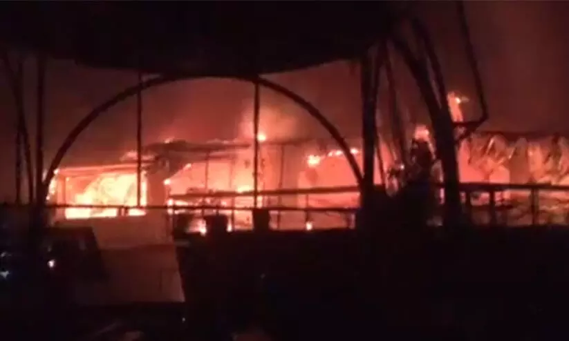 നിശാക്ലബ് തീപിടിത്തം; വിനോദസഞ്ചാര കേന്ദ്രങ്ങളിൽ പടക്കങ്ങളും കരിമരുന്ന് പ്രയോഗവും നിരോധിച്ച് ഗോവൻ സർക്കാർ നിശാക്ലബ് തീപിടിത്തം; വിനോദസഞ്ചാര കേന്ദ്രങ്ങളിൽ പടക്കങ്ങളും കരിമരുന്ന് പ്രയോഗവും നിരോധിച്ച് ഗോവൻ സർക്കാർ