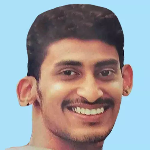 യു​വ​ന​ട​ന്‍ അ​ഖി​ല്‍ വി​ശ്വ​നാ​ഥ് നി​ര്യാ​ത​നാ​യി