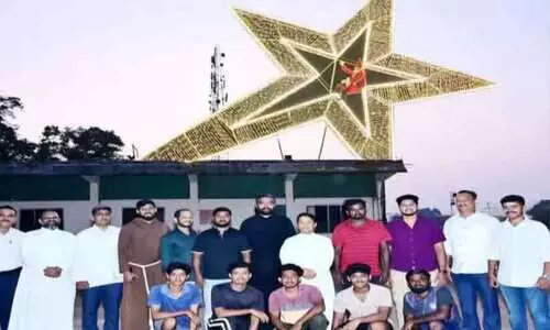 അൽഫോൺസ പള്ളിയിൽ ക്രിസ്മസ് നക്ഷത്രം 42 അടി ഉയരത്തിൽ തിളങ്ങുന്നു അൽഫോൺസ പള്ളിയിൽ ക്രിസ്മസ് നക്ഷത്രം 42 അടി ഉയരത്തിൽ തിളങ്ങുന്നു