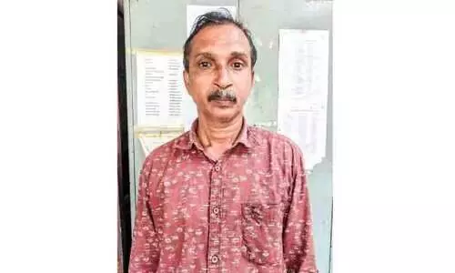 വിൽപനക്ക് സൂക്ഷിച്ച മദ്യവുമായി പിടിയിൽ വിൽപനക്ക് സൂക്ഷിച്ച മദ്യവുമായി പിടിയിൽ